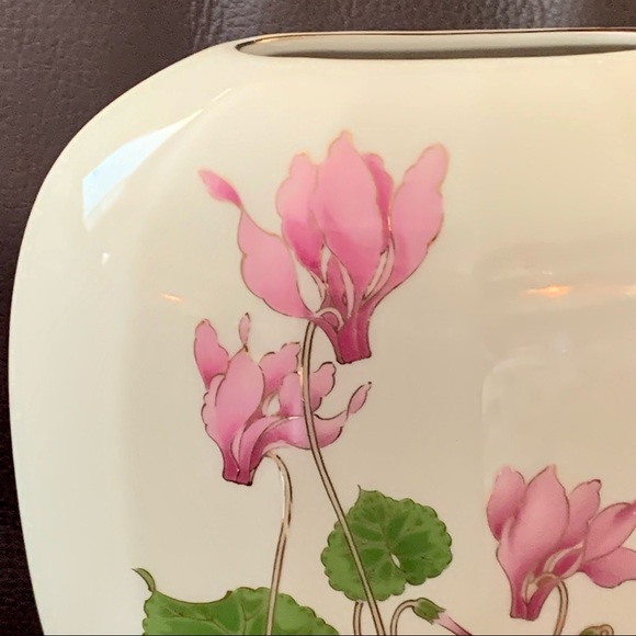 Otagiri Japan Cyclamen Collection 6” Porcelain Vase Pink Iris Gold Trim - Picture 3 of 10